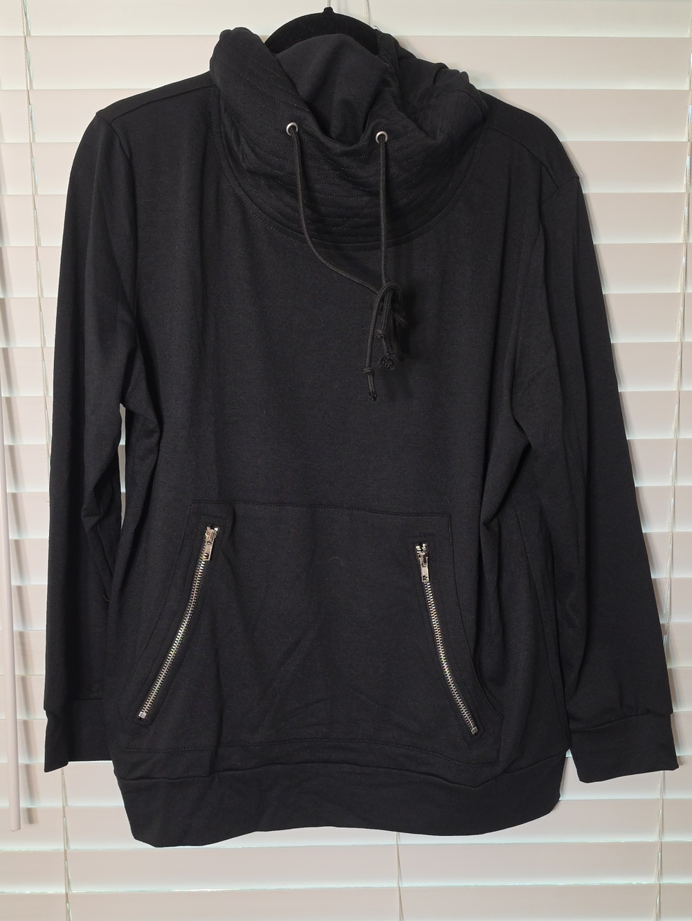 Tecrew Hoodie Black W/Silver Hardware Size Large NWT